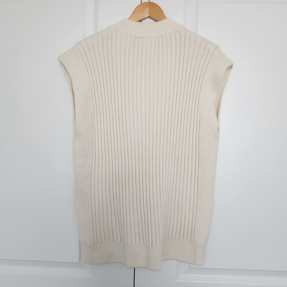 Knit vest - Picture 6 of 6